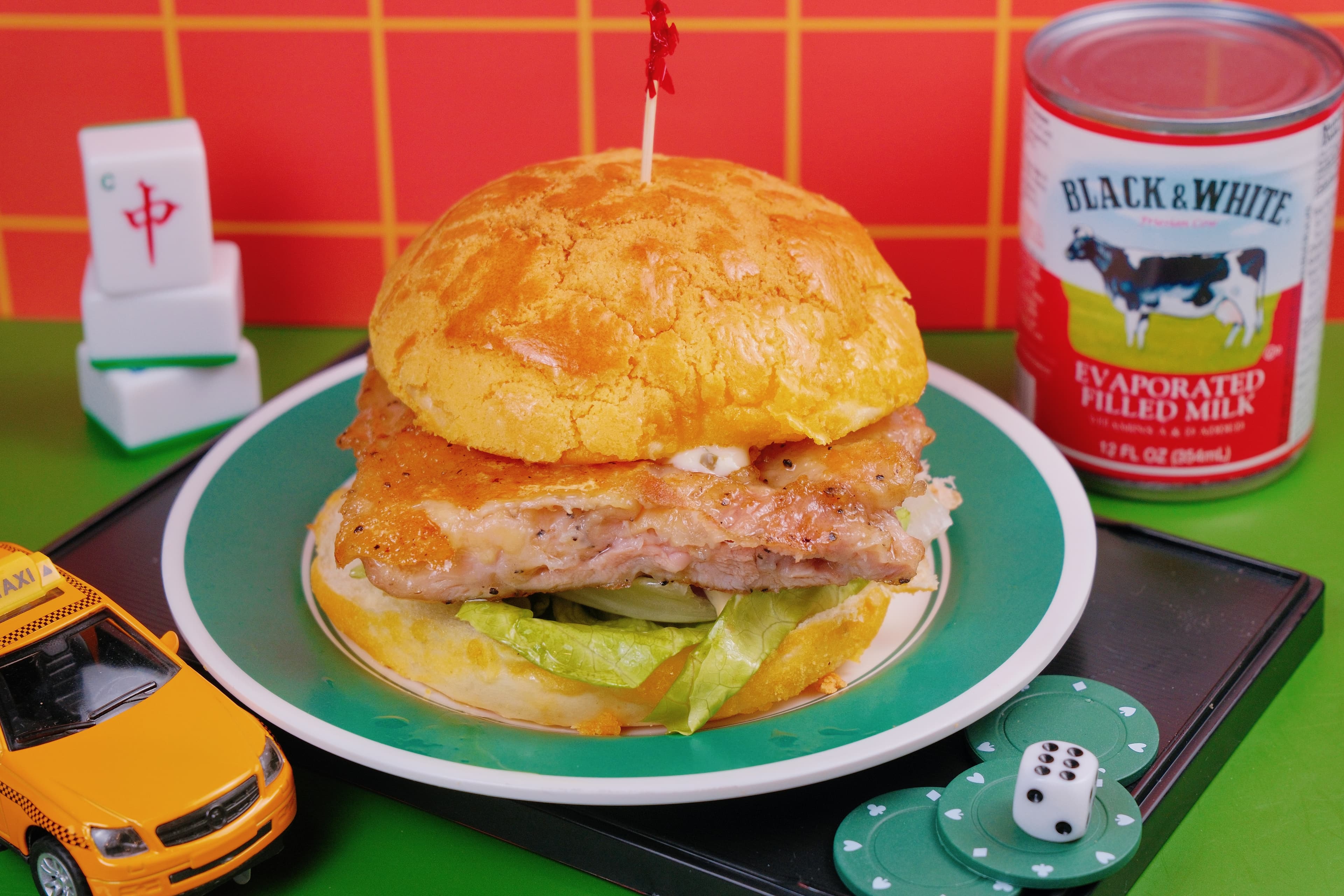 洋葱鸡扒菠蘿油